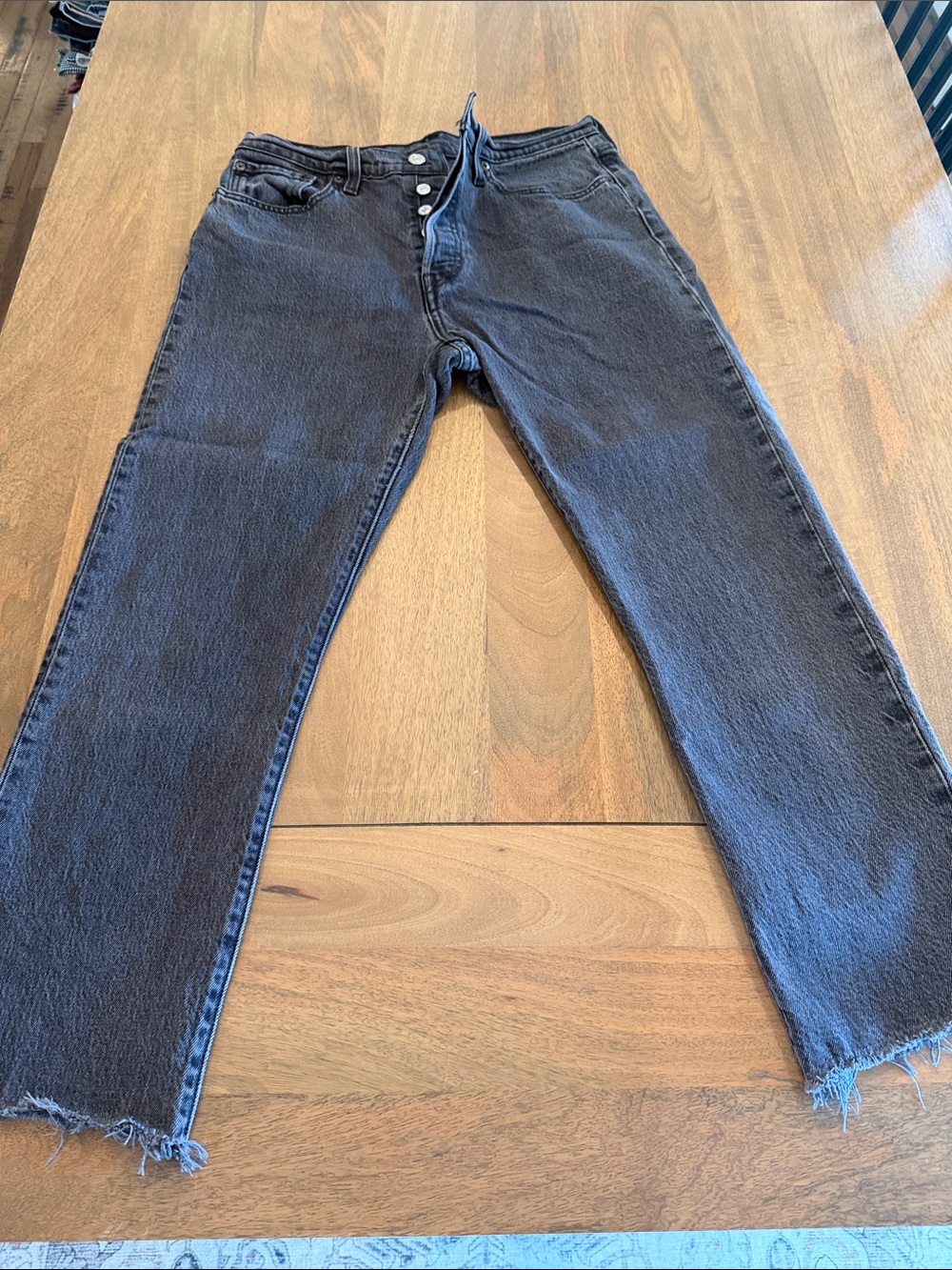 Levi’s 501 cropped 28x26